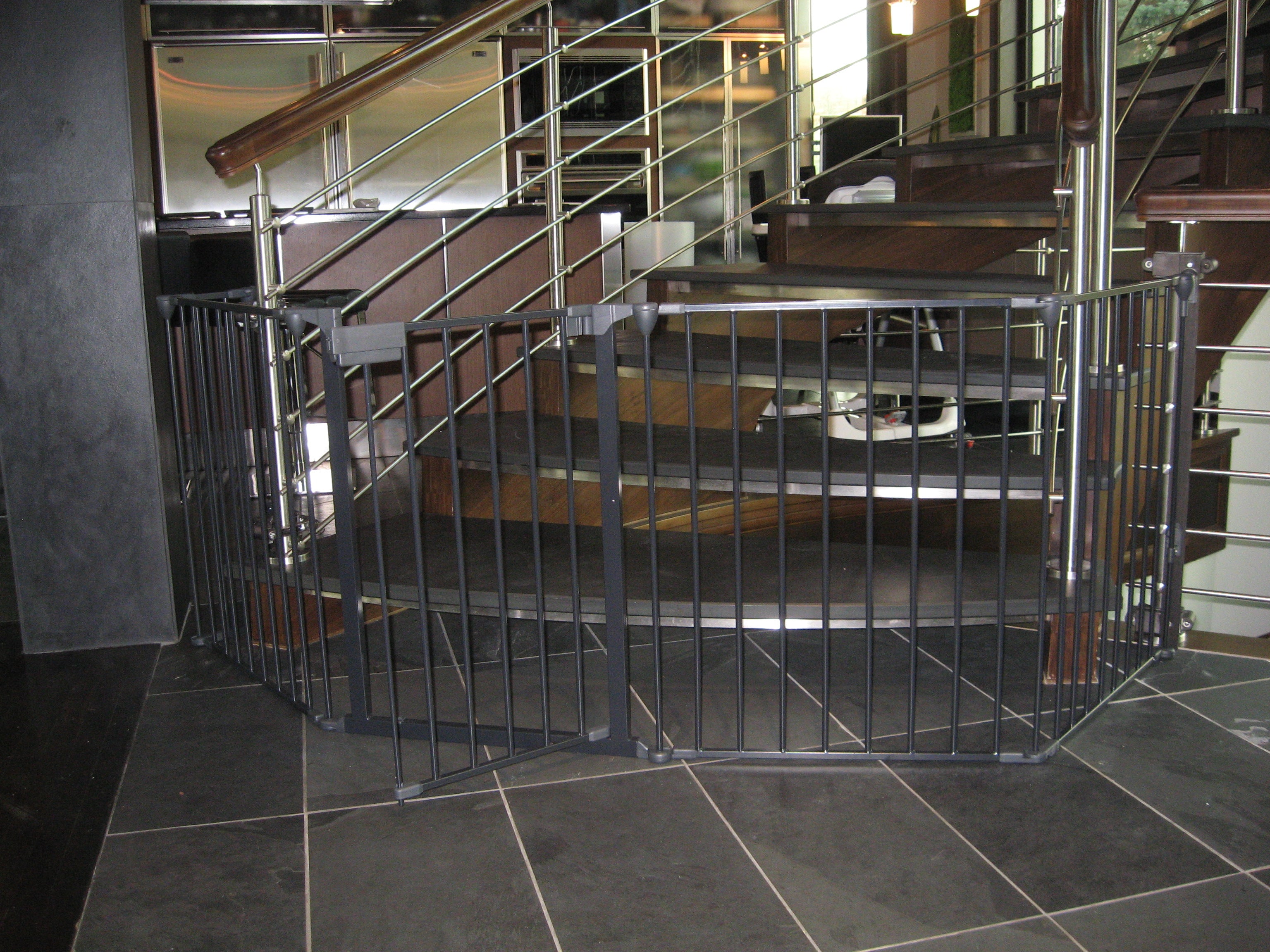 Porte de foyer à fermeture automatique